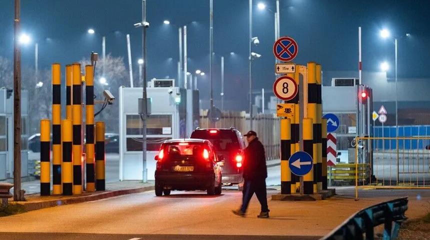 Ucuz benzin ve motorin almak i&ccedil;in Bulgaristan'a ge&ccedil;iyorlar