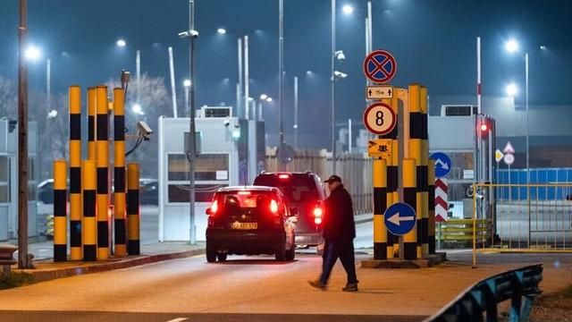 Ucuz benzin ve motorin almak için Bulgaristan'a geçiyorlar