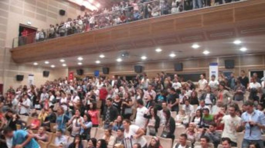 Gebze&rsquo;de Sunay Akın r&uuml;zgarı