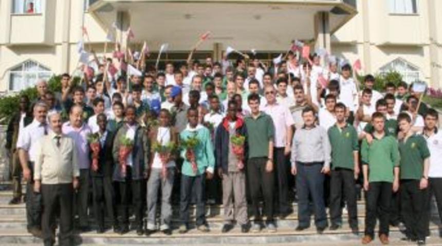 Nazilli Fatih Sultan Lisesi 14 Somalili &ouml;ğrenciyi okutacak