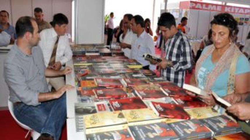2. Konyaaltı Kitap Fuarı kapılarını ziyaret&ccedil;ilere a&ccedil;tı