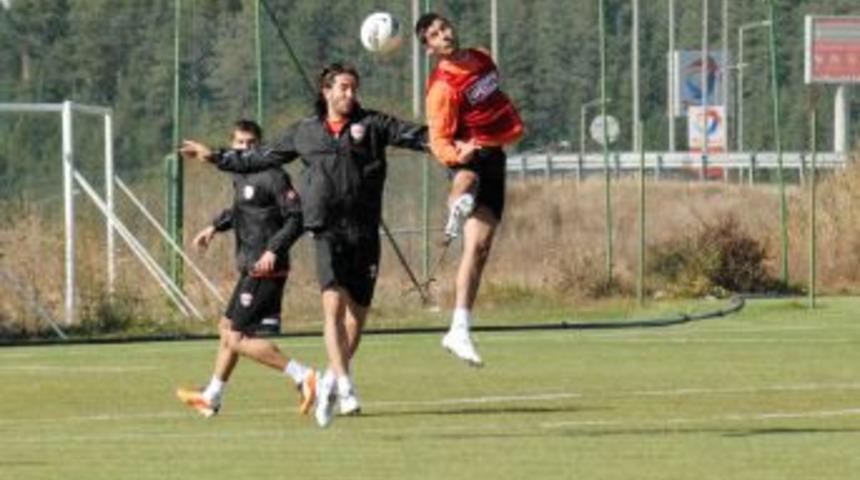 Adanaspor liderliğini s&uuml;rd&uuml;rmek istiyor