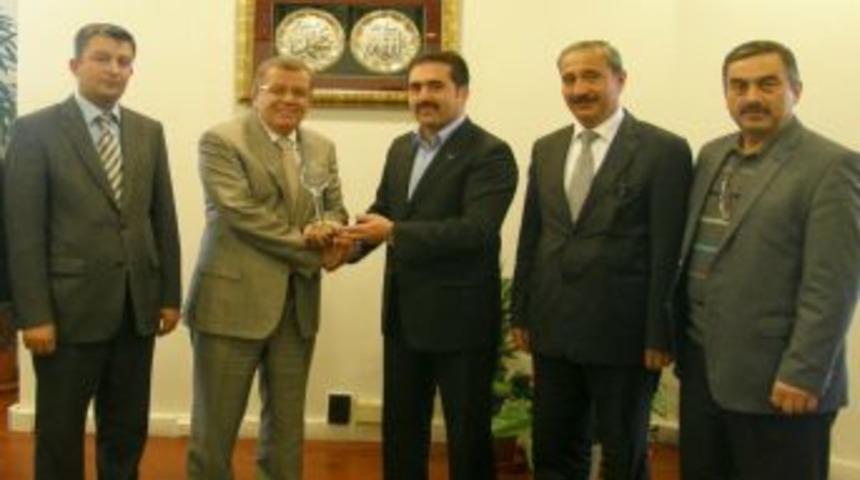 Sincanlı işadamlarından ATO Başkanı Bezci'ye ziyaret