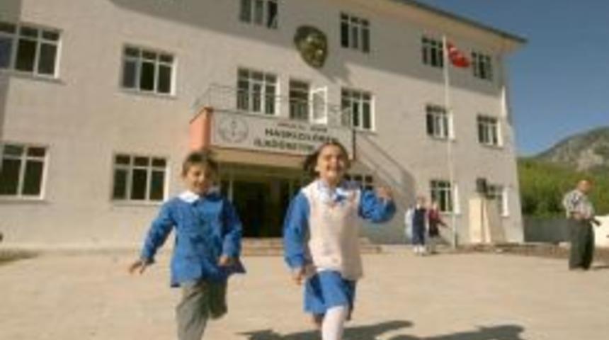 Selin vurduğu Haskızıl&ouml;ren k&ouml;y&uuml;nde okul eğitime, camii de ibadete a&ccedil;ıldı