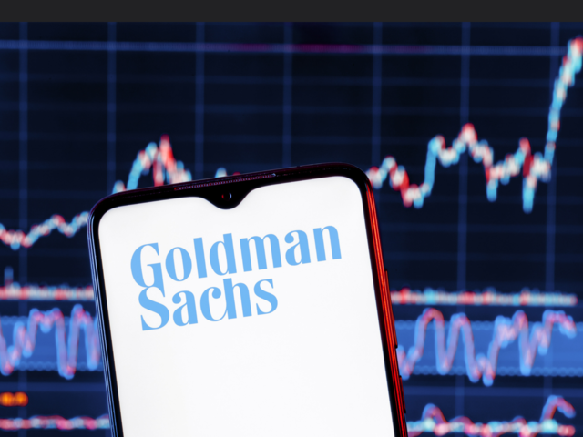 Goldman Sachs&rsquo;tan Brent i&ccedil;in yeni tahmin: G&ouml;zler yıl sonunda