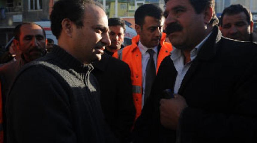 Baydemir, deprem b&ouml;lgesinde