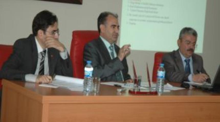 Vali &Ouml;zkan: Şırnak'taki b&uuml;t&uuml;n kurumlar deprem b&ouml;lgesine yardıma koşmalı