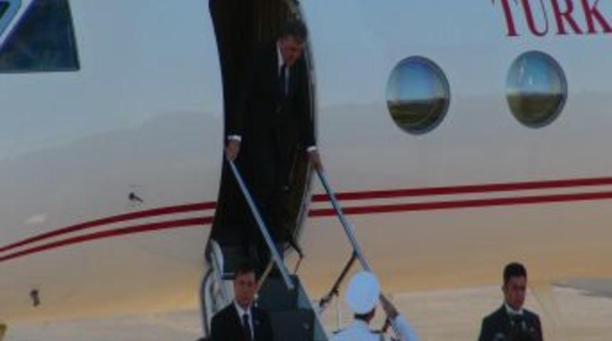 Cumhurbaşkanı G&uuml;l, İstanbul'a geldi