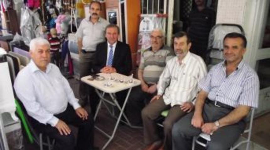 Edremit Belediye Başkanı Kılı&ccedil;, esnaflarla bir araya geldi