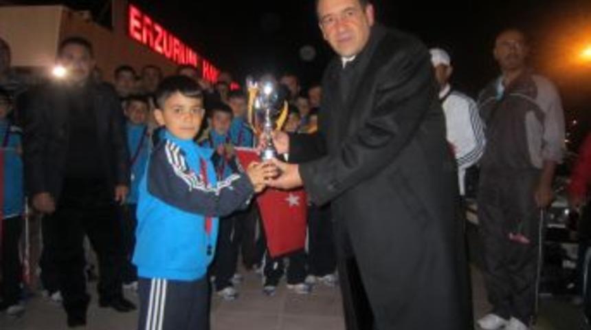 Anadolu Spor Akademisi Erzurum Futbol Takımı Erzurum&rsquo;a d&ouml;nd&uuml;