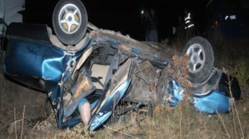 D&uuml;ğ&uuml;n d&ouml;n&uuml;ş&uuml; facia: 1 &ouml;l&uuml;, 3 yaralı