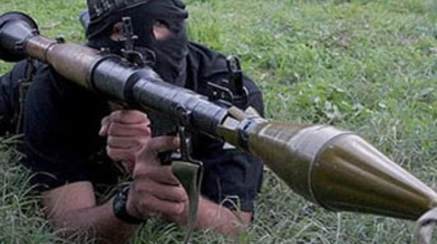 Polis otosuna roketatarlı saldırı