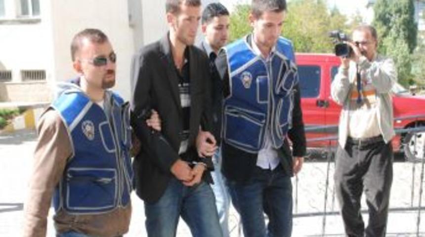 Başhekim yardımcısının evini soyan hırsız yakalandı