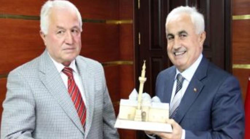 Giresun Valisi Şahin'den, 'Cumartesi mesaisi' &ouml;nerisine destek