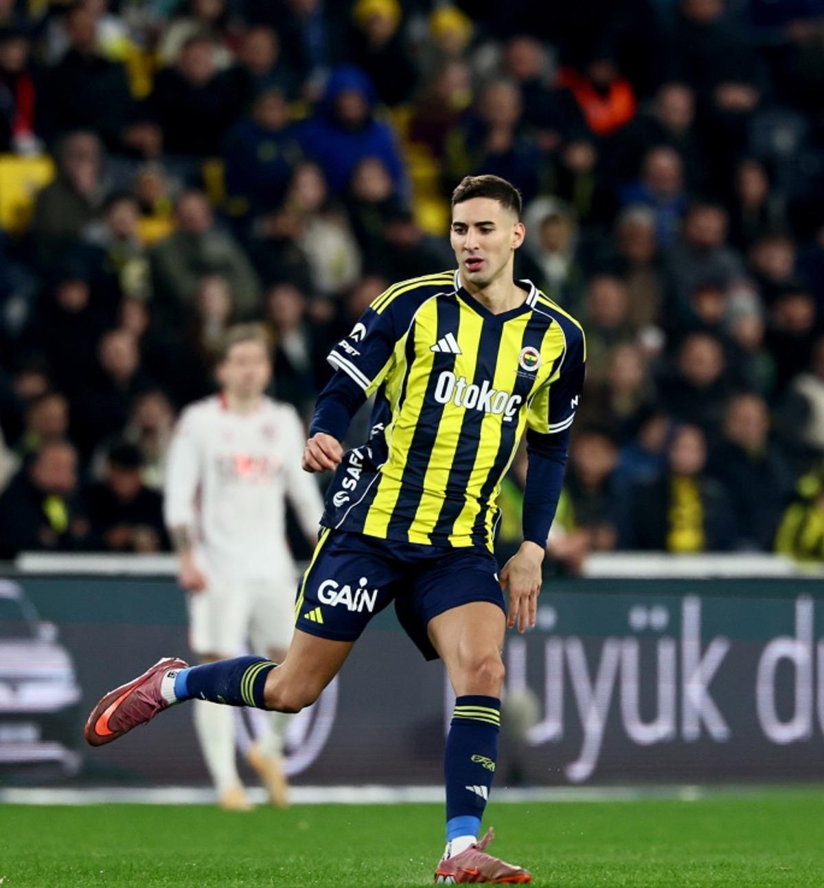 Fenerbah&ccedil;e de İsmail Kartal a&ccedil;ıkladı! "Maalesef 4-5 hafta oynayamayacak" 1