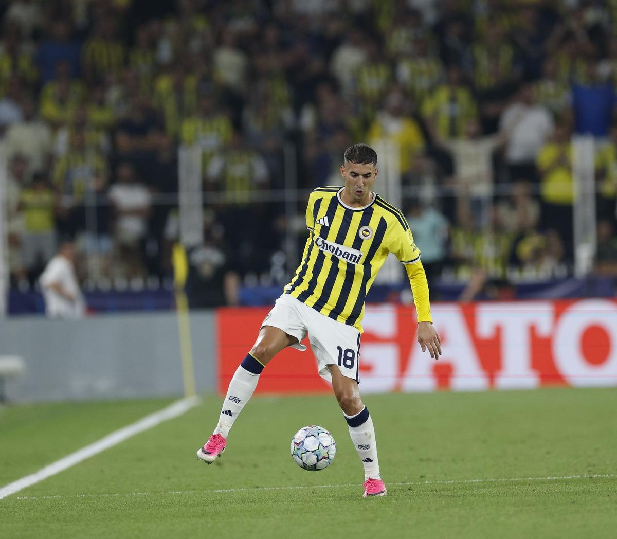 Fenerbah&ccedil;e de İsmail Kartal a&ccedil;ıkladı! "Maalesef 4-5 hafta oynayamayacak" 2