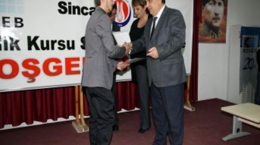 Girişimcilik eğitimini tamamlayan kursiyerler sertifikalarını aldı