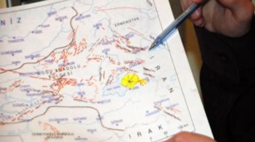 Van&rsquo;daki depremi bildi, Kahramanmaraş&rsquo;ta da olacak dedi