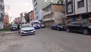Kars'ta motosikletli saldırgan dehşeti: 1'i kadın 2 kişi silahla yaralandı