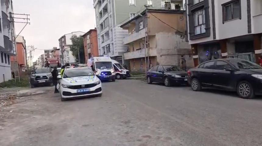 Kars'ta motosikletli saldırgan dehşeti: 1'i kadın 2 kişi silahla yaralandı