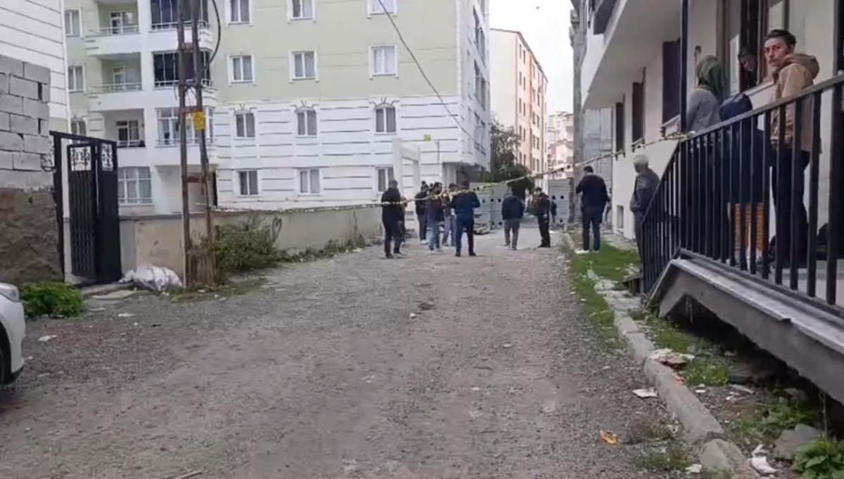 Kars ta motosikletli saldırgan dehşeti: 1 i kadın 2 kişi silahla yaralandı 2