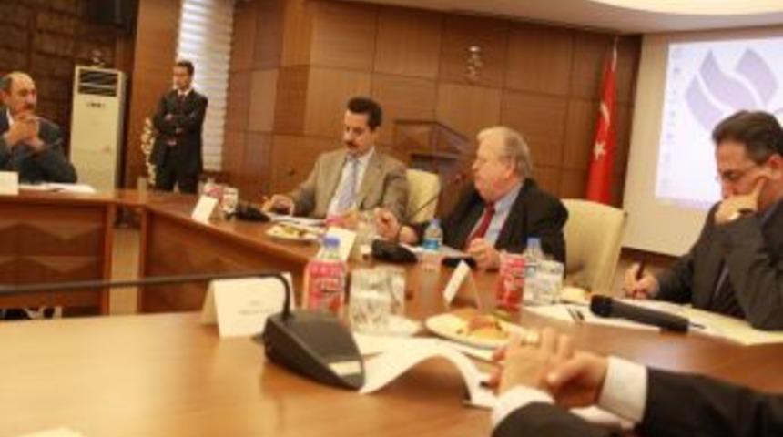 Bakan &Ccedil;elik: Deprem b&ouml;lgesindeki iş&ccedil;ilerin maaşlarını 6 ay &ouml;deyeceğiz