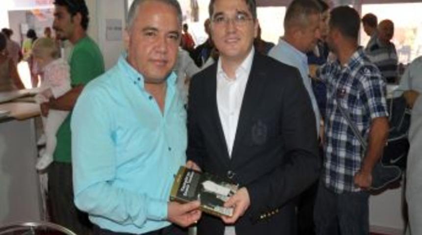 Kitap Fuarı&rsquo;nda Zaman Kitap standı yoğun ilgi g&ouml;r&uuml;yor