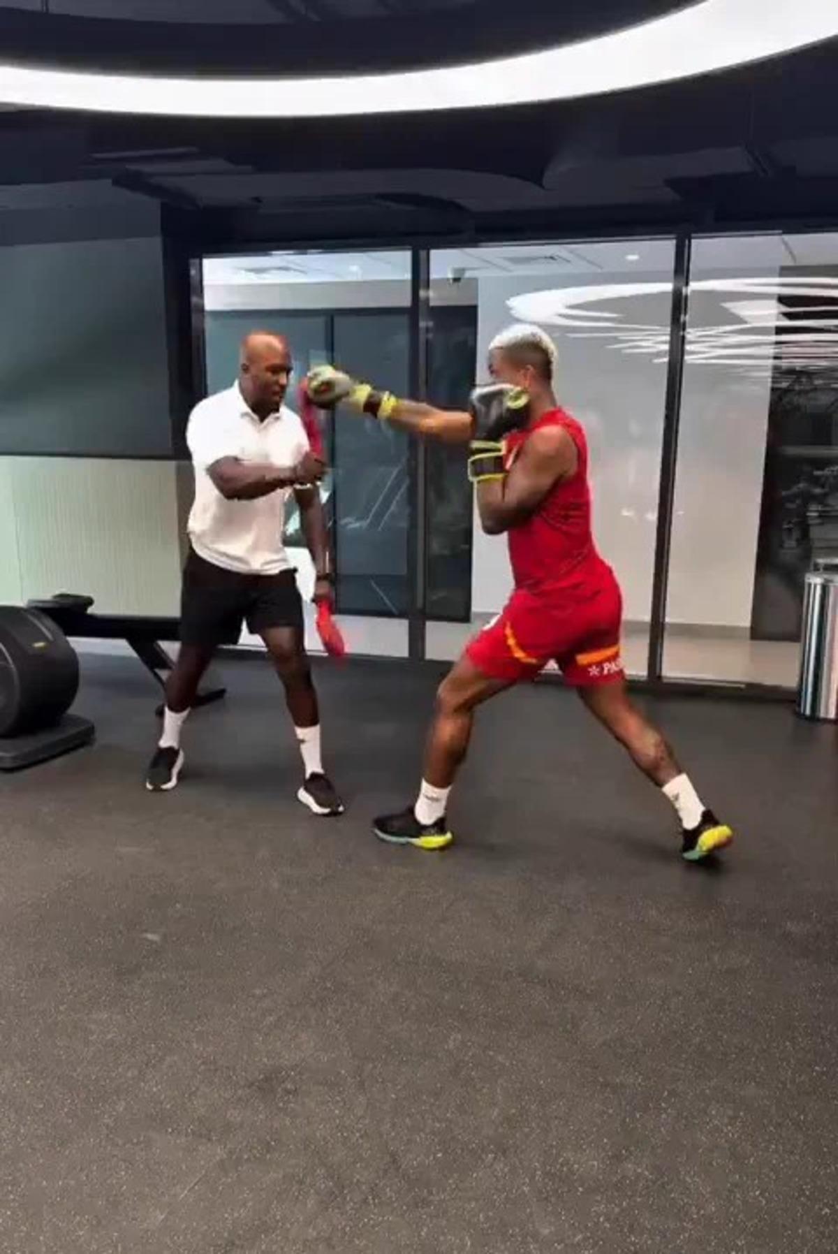 Galatasaray da futbolculara dikkat &ccedil;eken yasak! Nedeni de belli oldu 2