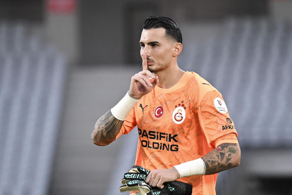 Galatasaray da futbolculara dikkat &ccedil;eken yasak! Nedeni de belli oldu 3