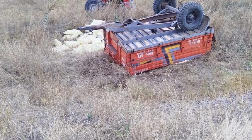 Kayseri'de trakt&ouml;r şarampole devrildi: S&uuml;r&uuml;c&uuml; hayatını kaybetti
