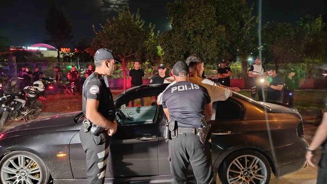 Adana da gece boyu sürdü! Tek tek yakalandılar 5