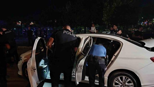 Adana da gece boyu sürdü! Tek tek yakalandılar 3