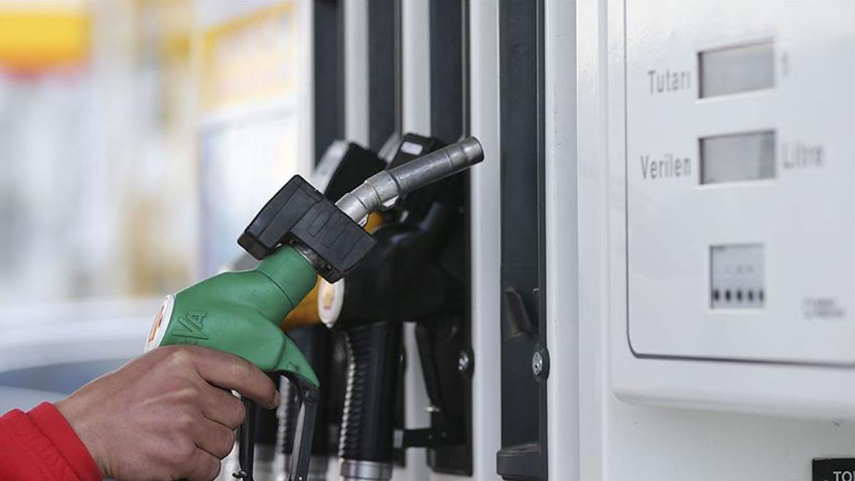 Akaryakıtta eşel mobil sisteminin uygulanması sona erdi! 12,47 TL lik benzin zammı iptal mi edildi? İşte benzine yapılan zam oranı 1