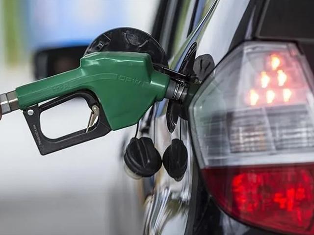 Resmi Gazete'de yayımlandı: Motorinin ardından benzinde de eşel mobil kademeli sisteme alındı