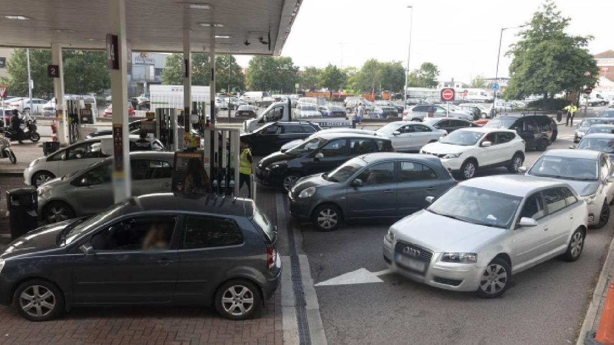 Akaryakıtta eşel mobil sisteminin uygulanması sona erdi! 12,47 TL lik benzin zammı iptal mi edildi? İşte benzine yapılan zam oranı 3
