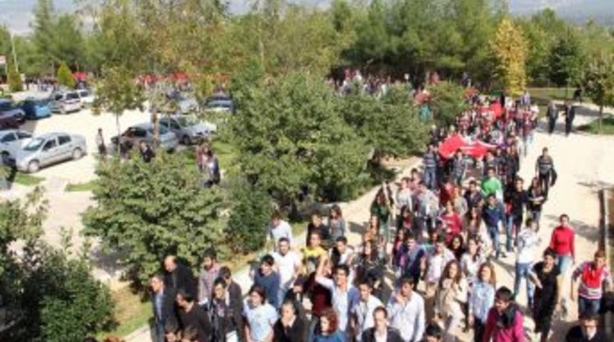 Ter&ouml;r saldırıları Muğla &Uuml;niversitesi&rsquo;nde de protesto edildi