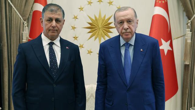 Erdoğan'la görüşmüştü! Cemil Tugay AK Parti'ye mi geçecek?