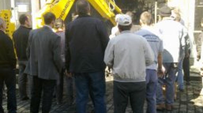 Boya d&uuml;kkanında &ccedil;ıkan yangın korkuttu