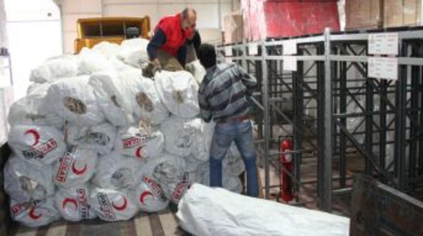 Erzincan'dan Van&rsquo;a yardımlar s&uuml;r&uuml;yor