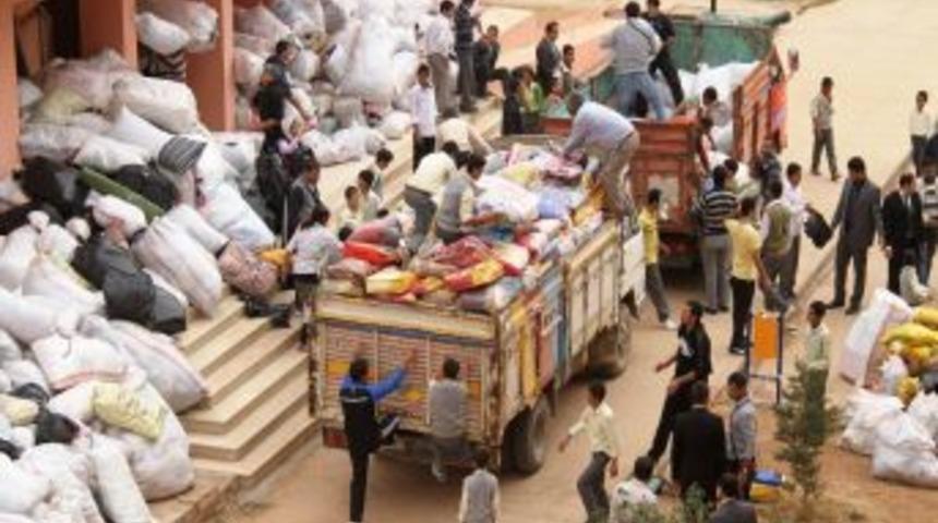Kendi yorgan ve yastığını Van'daki depremzede &ouml;ğrencilere g&ouml;nderdi
