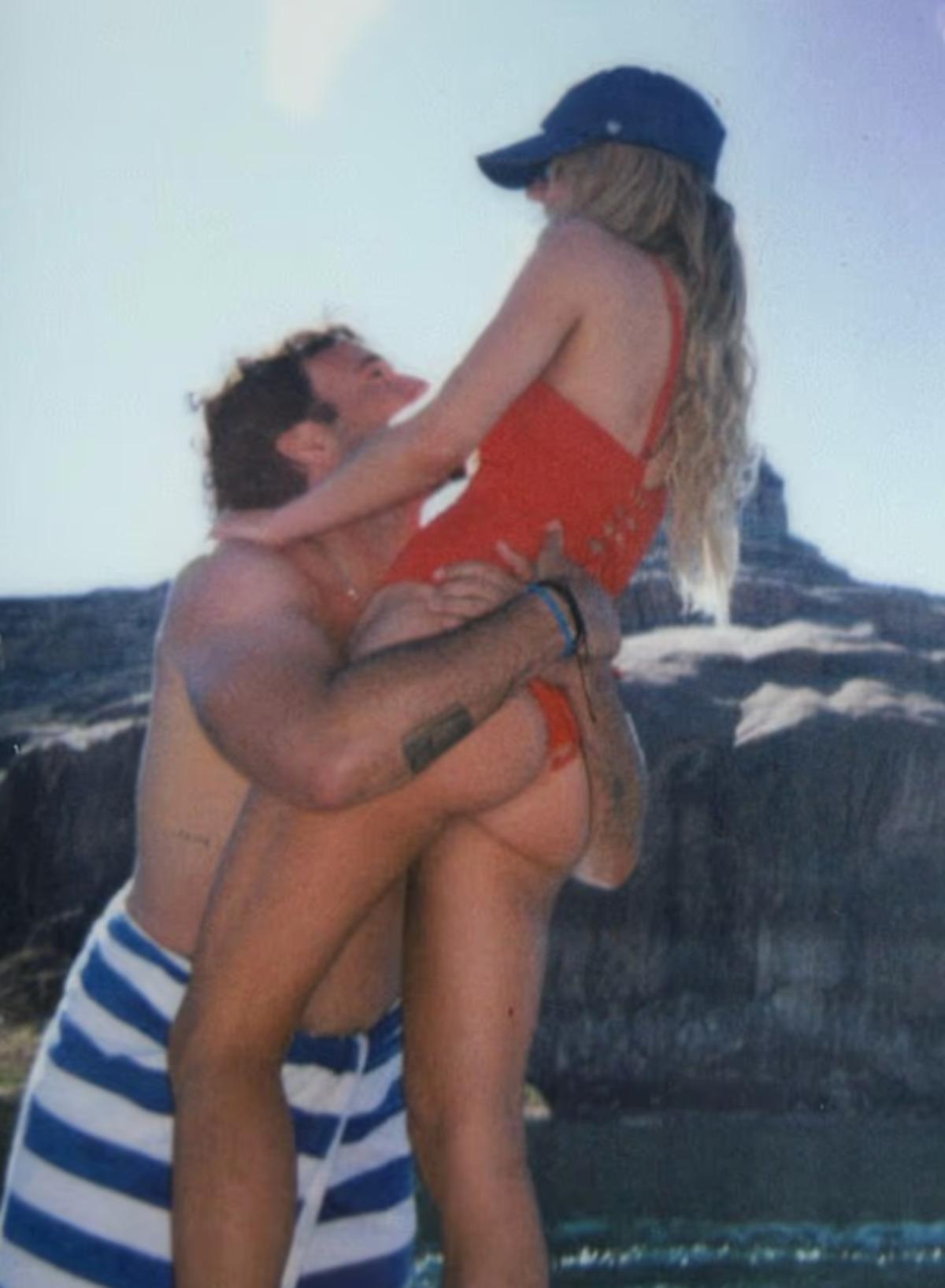 Sydney Sweeney den olay yaratan tatil pozları! Scooter Braun ile aşk dolu anlar 2