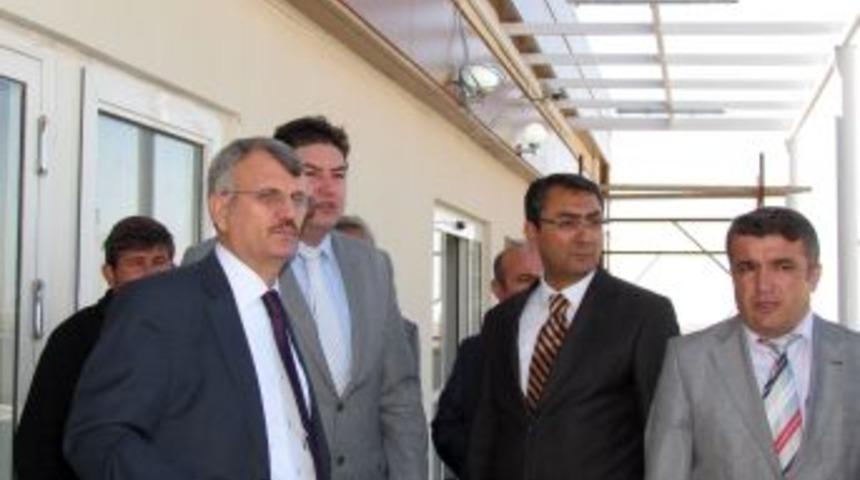 TBMM Sağlık Komisyonu Başkanı Erd&ouml;l: Yatak kapasitesini bırakın, doktor isteyin