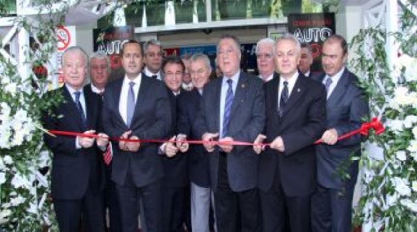 'Otomotiv sekt&ouml;r&uuml;nde &Ouml;TV artışının olumsuz etkileri 2012 yılında g&ouml;r&uuml;lecek'