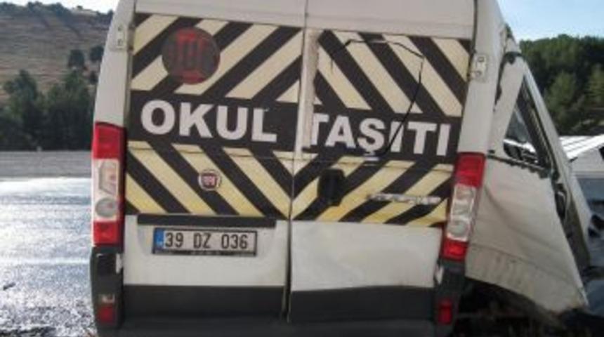 4 &ouml;l&uuml;ml&uuml; kazaya karışan servis şof&ouml;r&uuml; ehliyetsiz &ccedil;ıktı