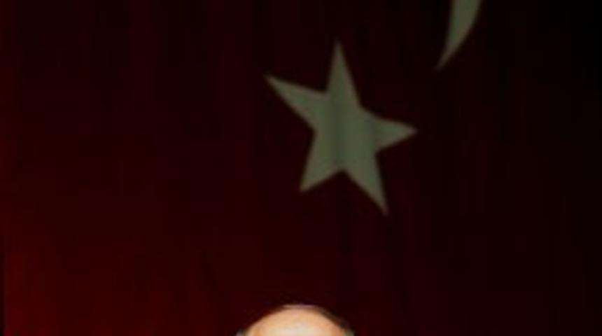 Burhan Kuzu: Yeni anayasayı 4 yıla sarkıtmamak lazım