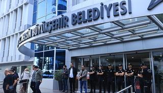 Vahap Se&ccedil;er ve 2 başkan adliyeye sevk edildi
