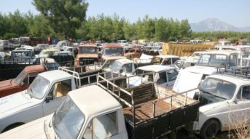 Antalya İl &Ouml;zel İdaresi'ne 2 yılda 3 bin hurda ara&ccedil; teslim edildi