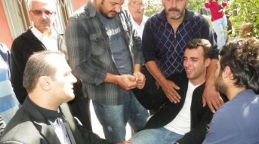 Hataylı &ouml;ğretmen, 4 aylık oğlu ile 2 yıllık eşini Van depreminde kaybetti