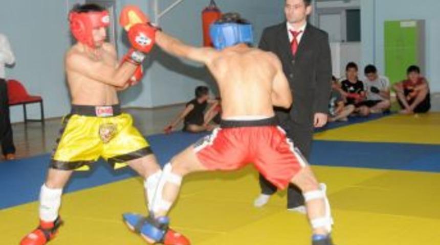 Kick Boks Kuşak Sınavı ve gösterisi düzenlendi