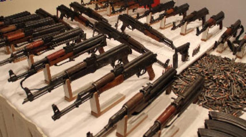 Saman altında PKK'ya silah sevkiyatı